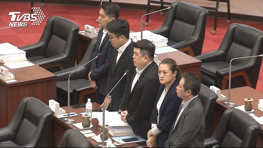韓粉揚言幫忙「接小孩」? 他哽咽:跟你拼命