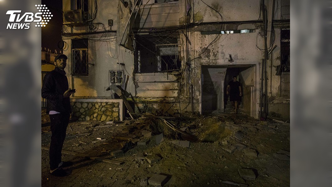 以巴衝突升溫 以軍暗夜空襲轟炸加薩建築