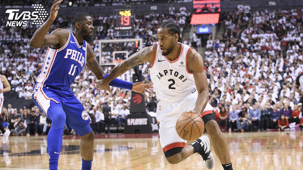 雷納德「雙十」 NBA暴龍電爆76人季後賽聽牌
