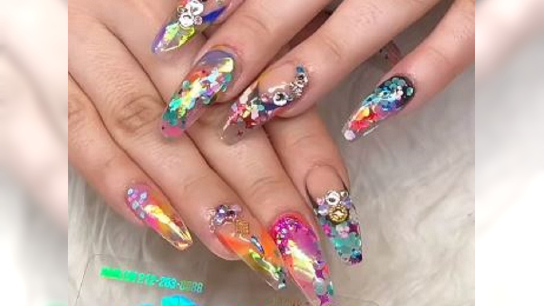 CardiB非她不可 柬埔寨難民成著名美甲師