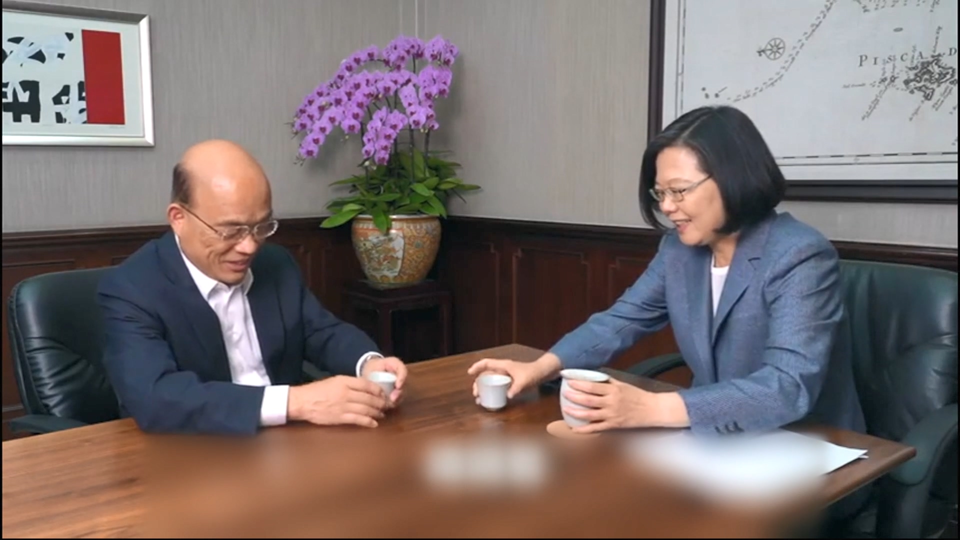 蔡蘇喝「台灣茶」反自經區　郭台銘直播回擊