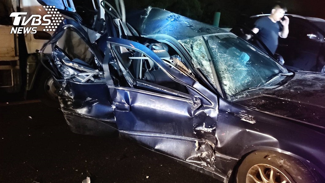 國道3號竹南段4車追撞 釀2死4傷