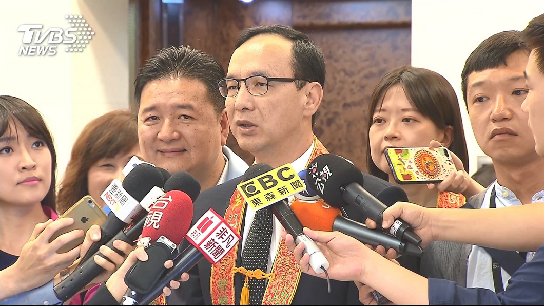 郭台銘籲納手機民調 朱立倫:規則已定就照做