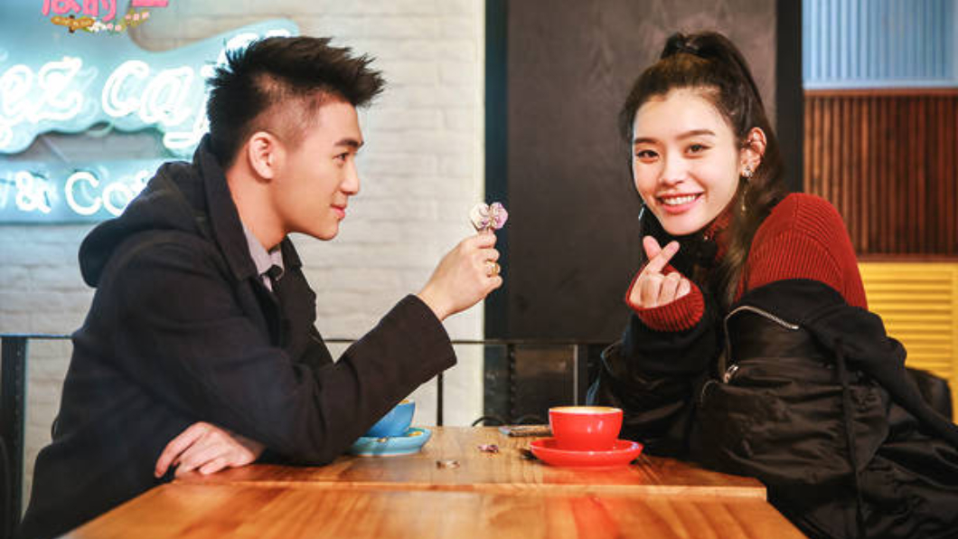 賭王兒求婚超模 99999朵玫瑰打造3樓高豪奢城堡