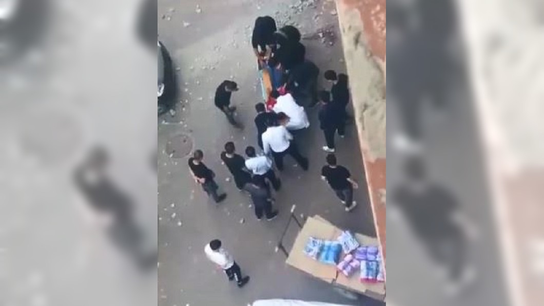 圖/翻攝自 搞笑蜂 微博