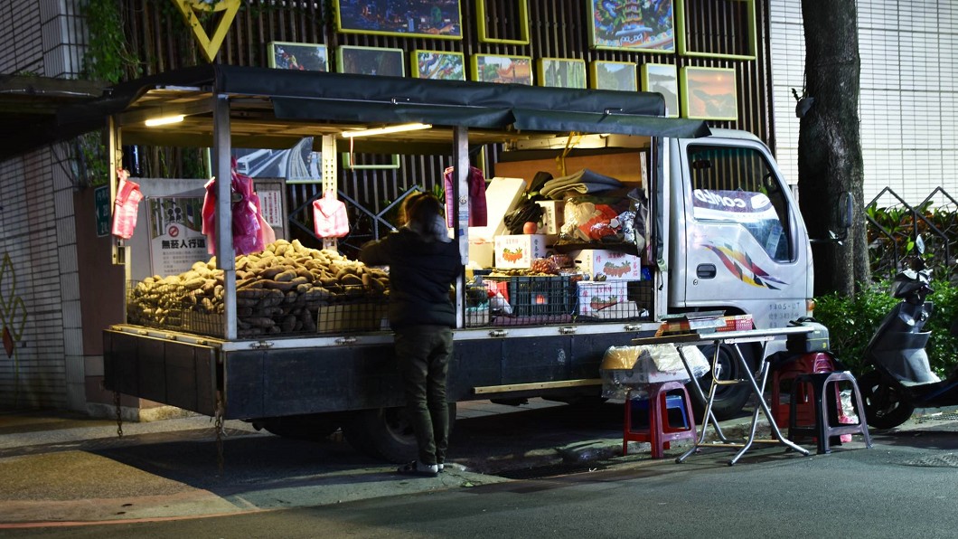 單親媽賣瓜養癱兒 夜宿貨車不喊苦