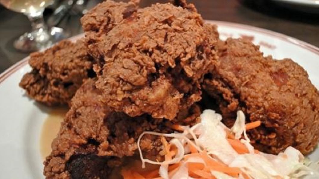 甜炸雞口感饕客驚艷 東京開發巧克力炸雞
