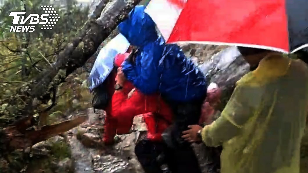 登玉山遭雷擊?婦人左側失去知覺 手腳腹部灼傷