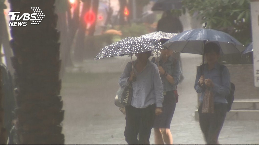 低壓帶挾豪雨 高屏2天總雨量上看500毫米