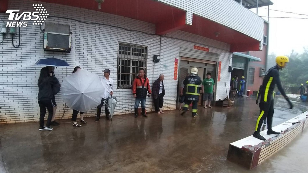 豪雨狂襲！　新北134件災情援救出12人