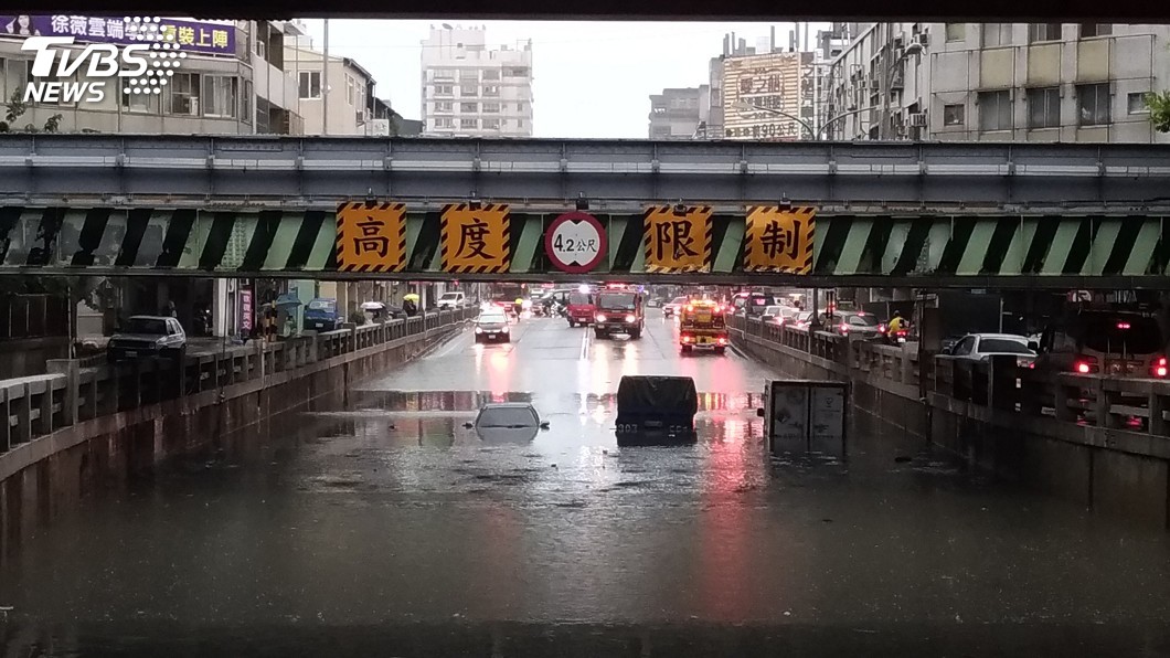 中南部雨量快速增加 雲嘉南高雄防大雷雨