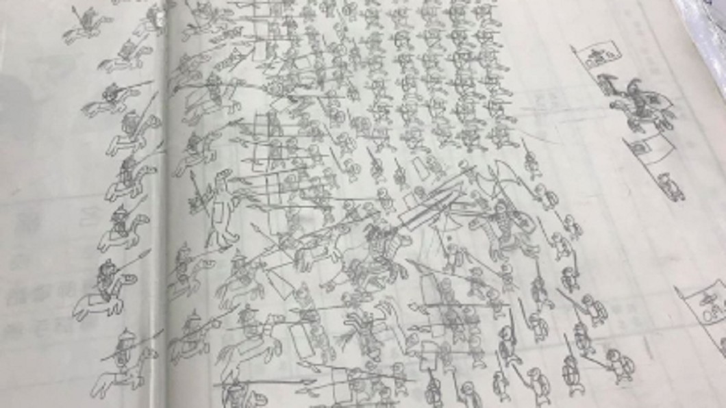 聯絡簿藏「兩軍交戰圖」 網揪亮點:有人想落跑