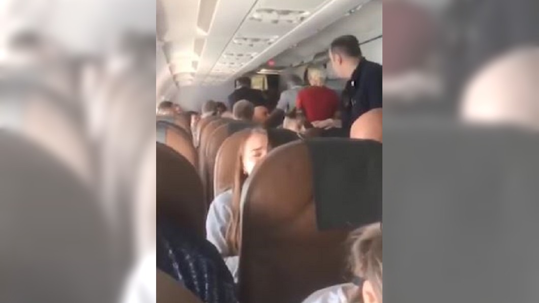 男乘客搭機激動毆人！遭制伏後心臟病發亡