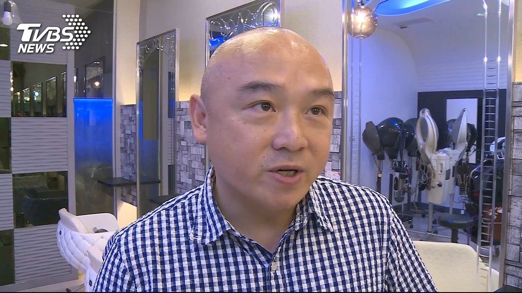 潘恆旭稱「沒聽過」丟筆習俗 他嗆:草包就是草包!