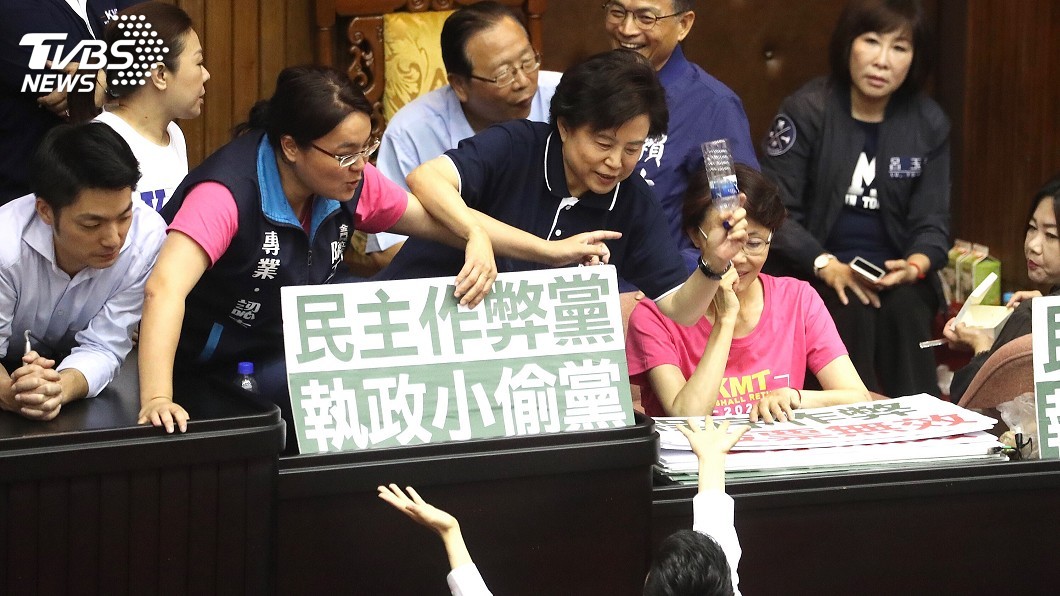 中選會人事同意權案將投票 藍綠搶占主席台