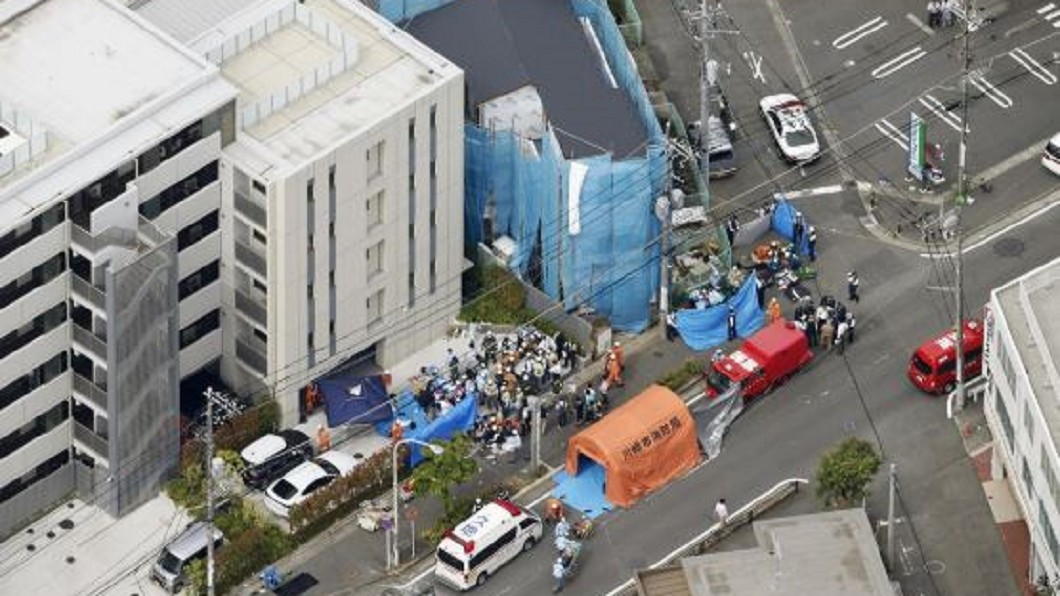 日本中年男拿菜刀街頭行兇 小學生接連倒地