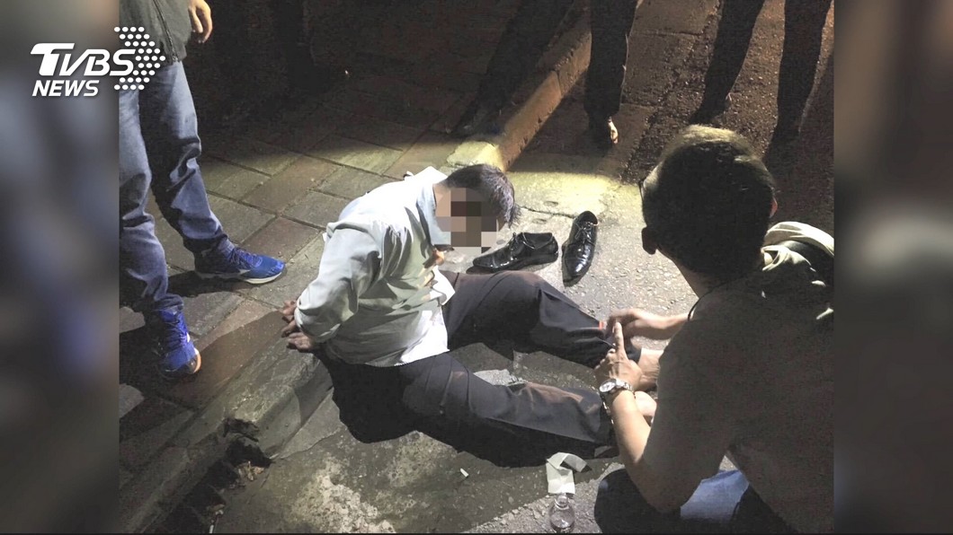 為躲警?通緝犯亮刀沿路搶3機車代步 傷2人