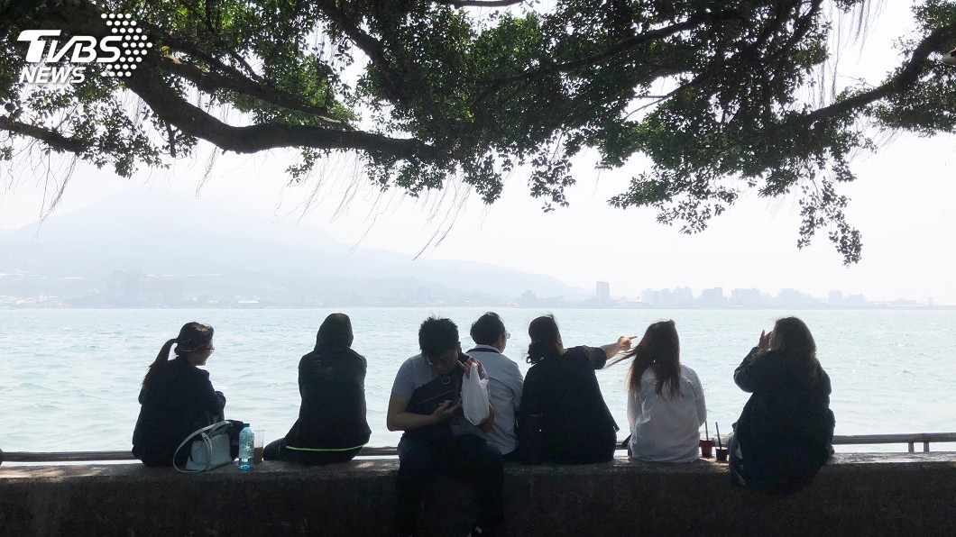 北台灣氣溫回升 各地山區午後雷陣雨