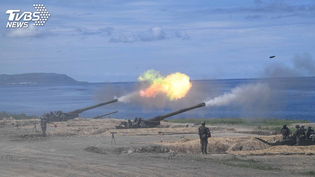 屏東三軍聯合演訓 1.4萬發彈藥齊射場面壯觀