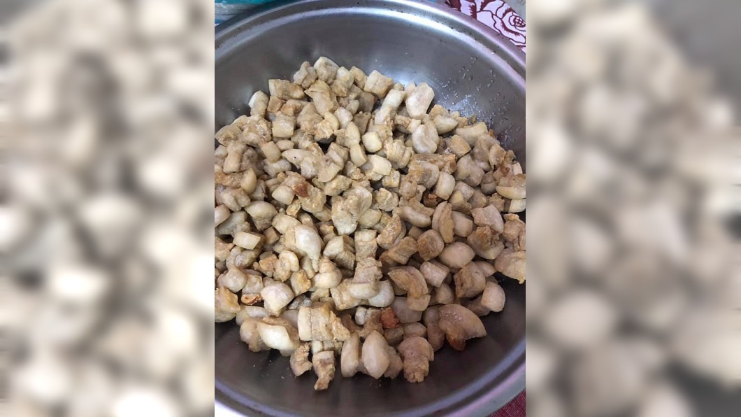 整鍋飄香!他曬「老爸童年高檔零食」 網暴動:沾辣超讚