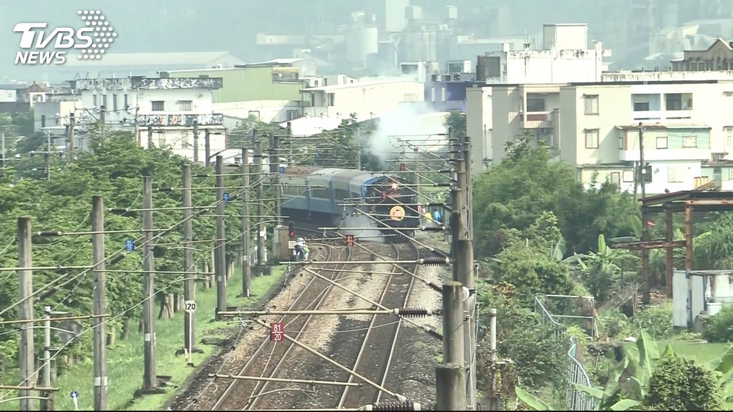 「機關車女王」慶宜蘭線通車百年 鐵道迷樂