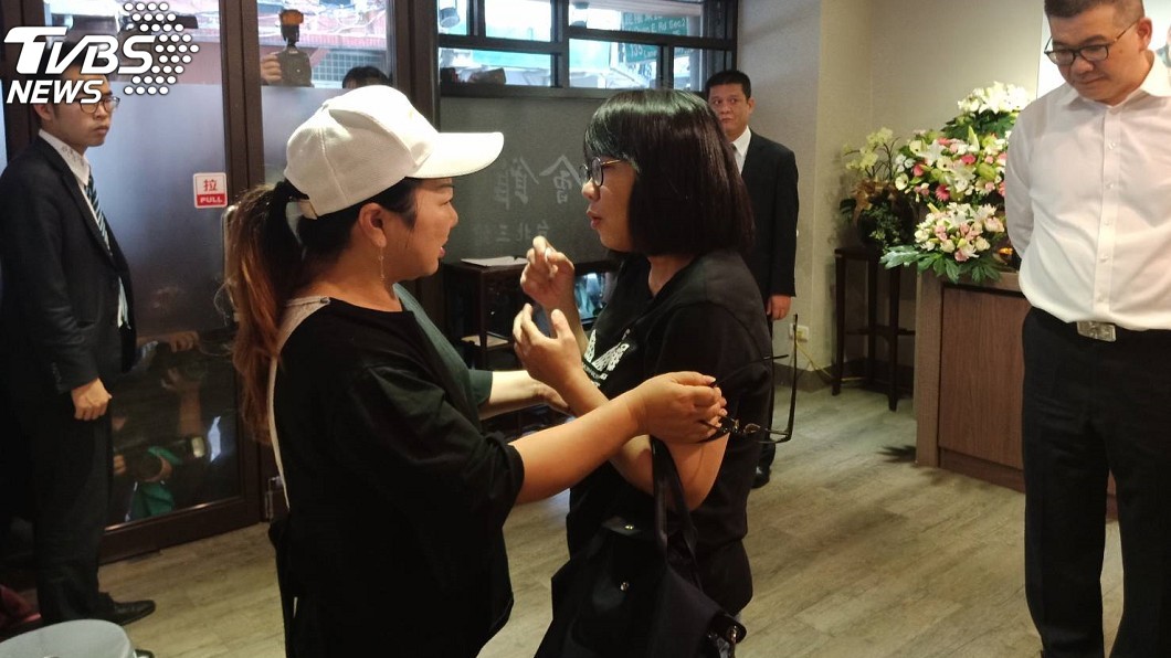 「好想爸爸!」賀一航遺孀崩潰難眠:怎樣可以不想他