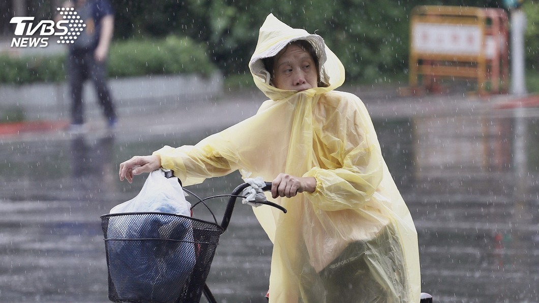 鋒面前西南風增強 天氣不穩雨陣陣