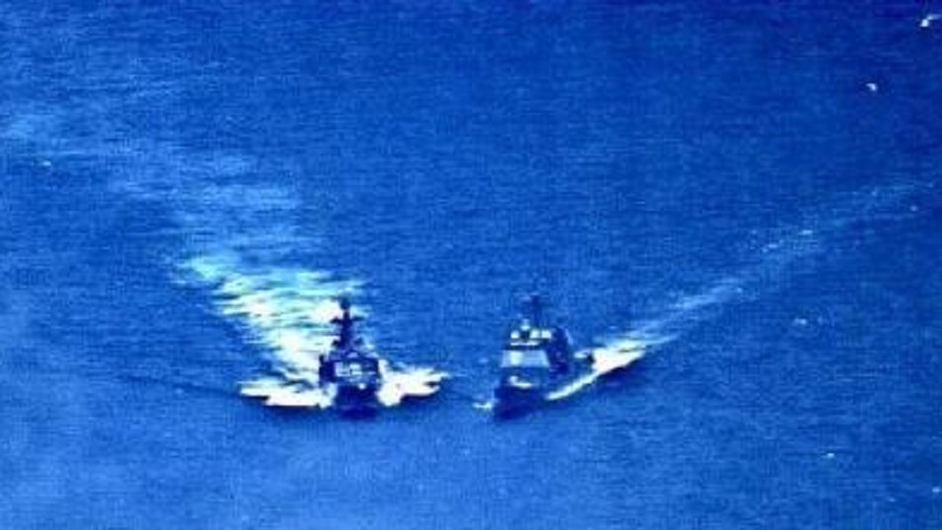美俄軍艦菲律賓海衝突 差15公尺就撞上
