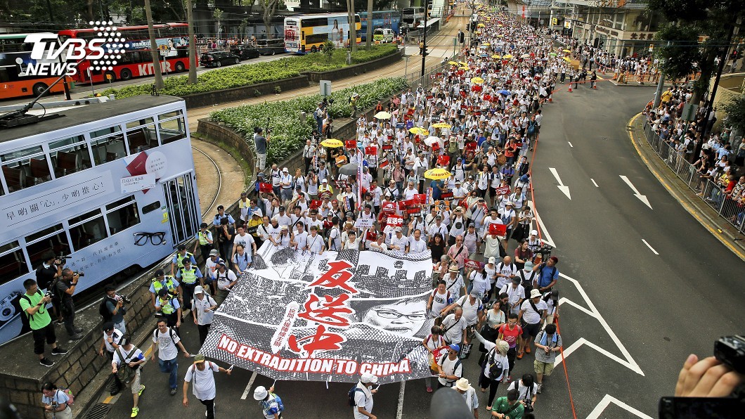 「送中」港府執意修法 港民:一國兩制死亡