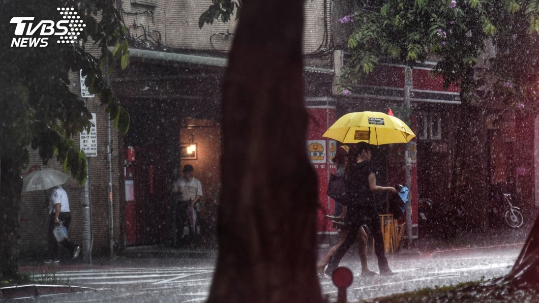 午後熱對流旺盛注意瞬間大雨 明雨勢更為明顯