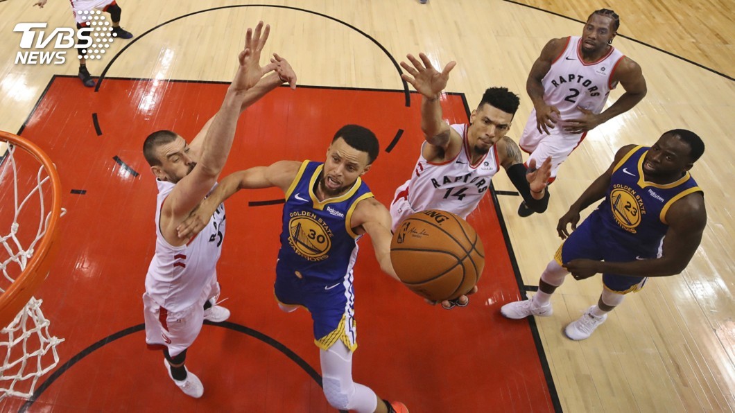NBA勇士1分力克暴龍　爭冠保住一線生機