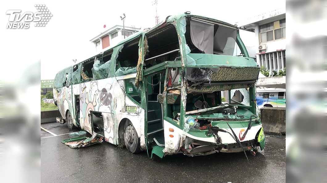 阿羅哈翻車事故 初步檢視駕駛工時休息符合規定