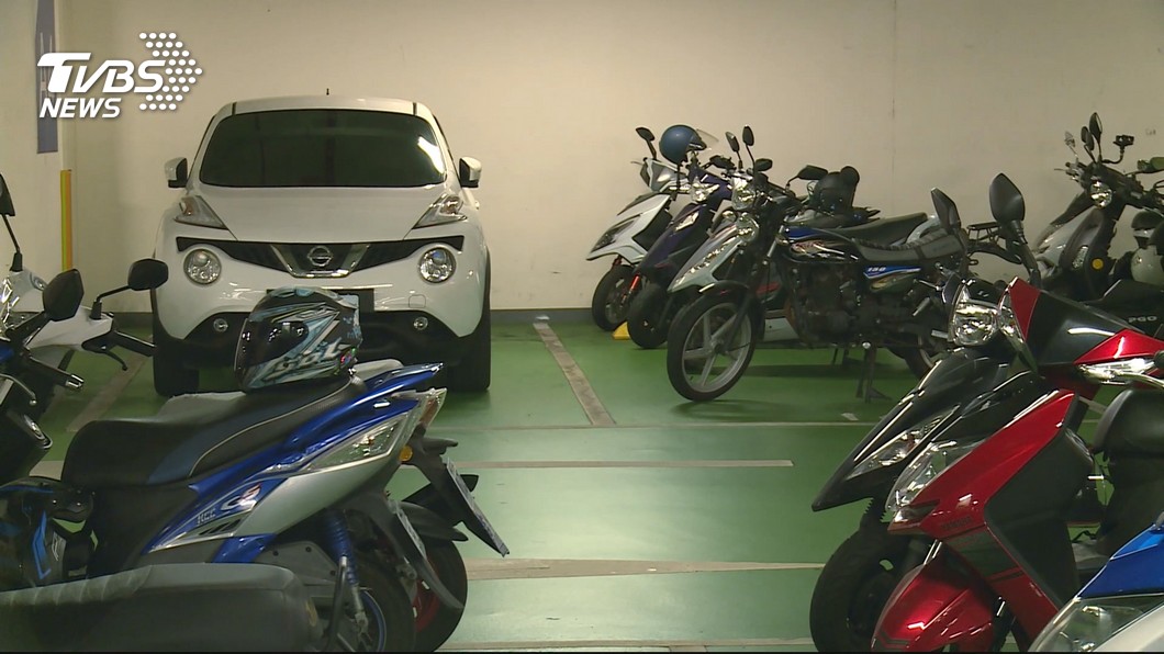 上千格子不夠! 台鐵停車場機車停進汽車格