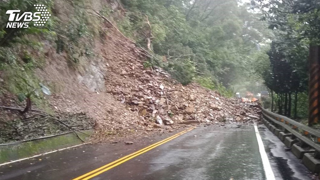 屏東雨一直下 台24線霧台路段土石坍方