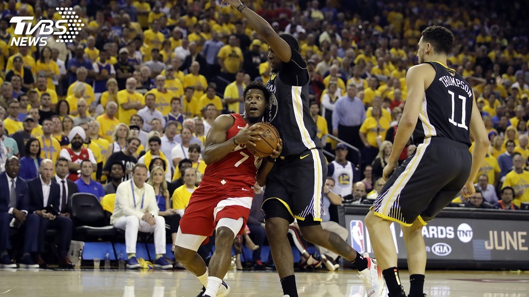 勞瑞狂轟21分 NBA暴龍半場領先勇士