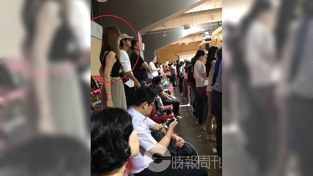 阿翔與老婆幾乎零互動,場面十分尷尬。圖/時報周刊授權使用