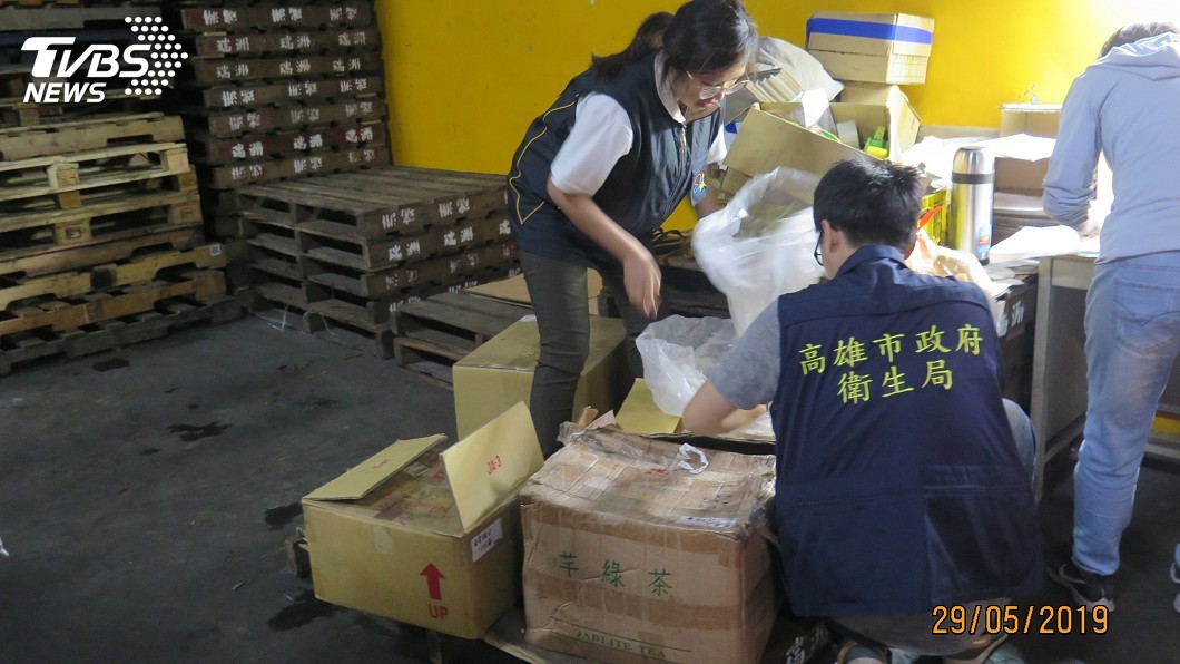 逾期9年蛋黃粉混製保健食品 封存逾4.5萬公斤