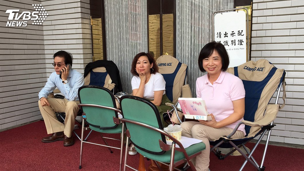 確保臨時會議程安排 綠委議場前排班3天