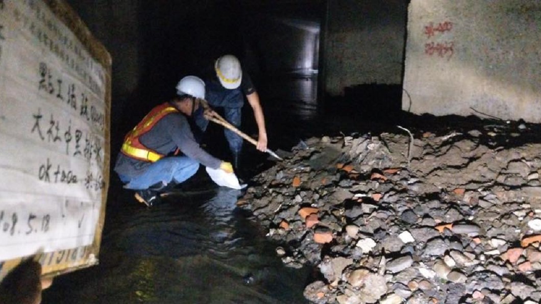 高雄逢雨必淹 韓國瑜連發9張工程照揭清淤辛酸