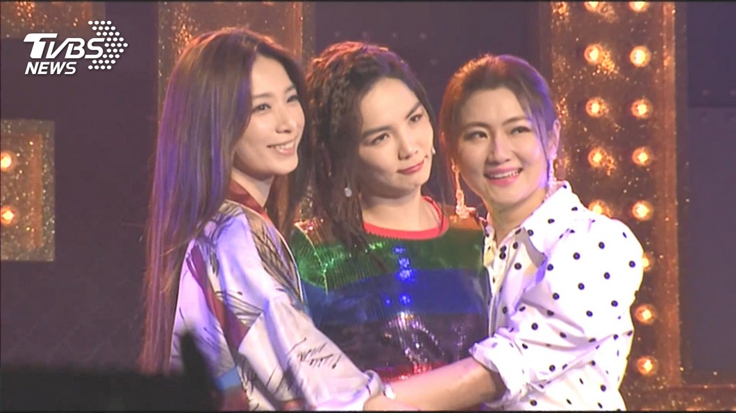 S.H.E18年前「零修圖」照曝光 粉絲:生日快樂