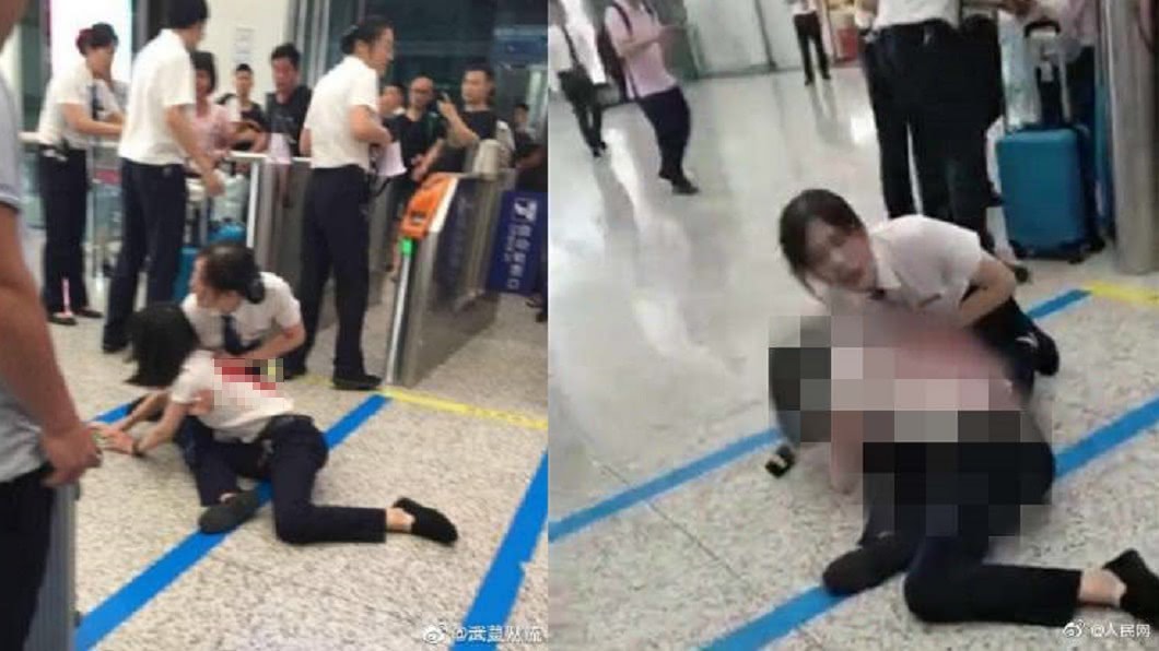 驚！女趕不上火車竟持刀怒捅職員背部　濺血場面嚇壞眾人