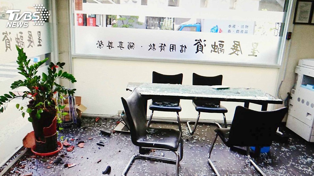 台南融資公司遭4男持球棒砸店 警方調查釐清