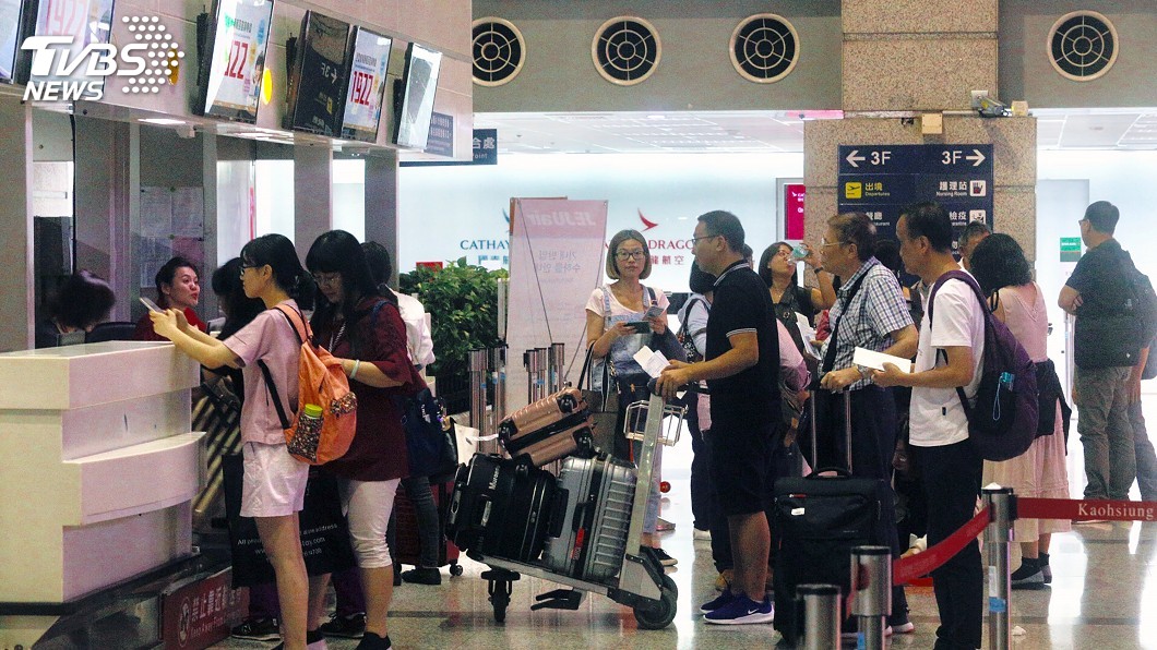 長榮空服罷工第2天　桃機等候簽轉旅客變少