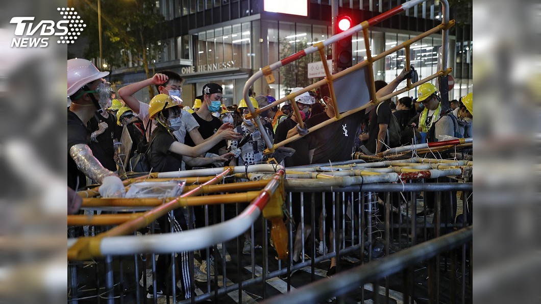 港警清場太粗暴! 直擊七警動武狂毆送水男