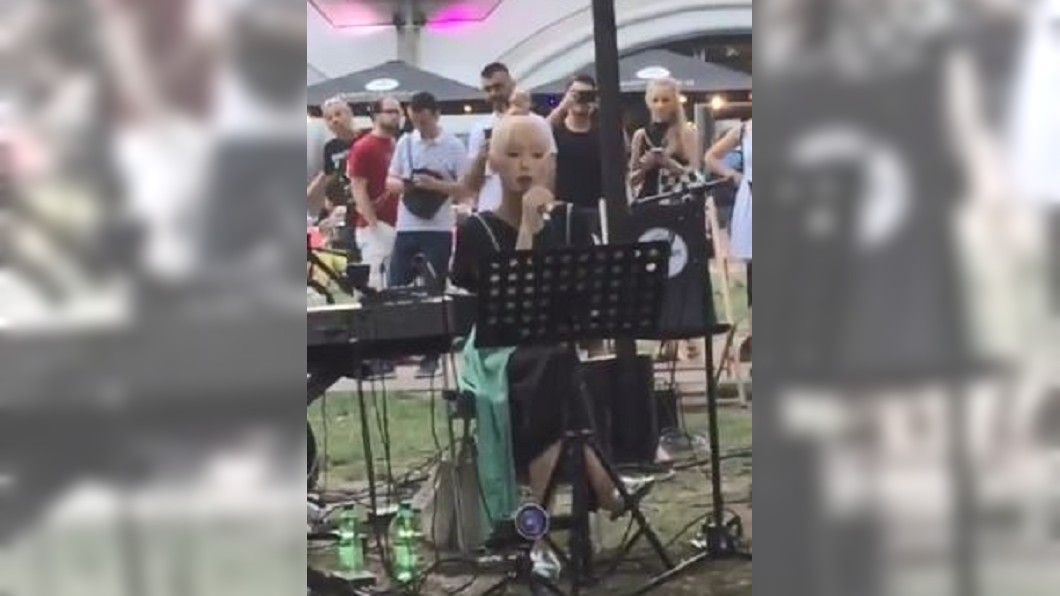 太妍現身德國街頭開唱 飆唱Adele神曲