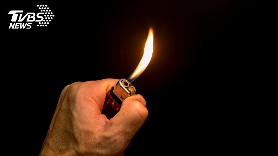 吵架時潑飲料!少男遭虐6小時 下體慘遭火燒