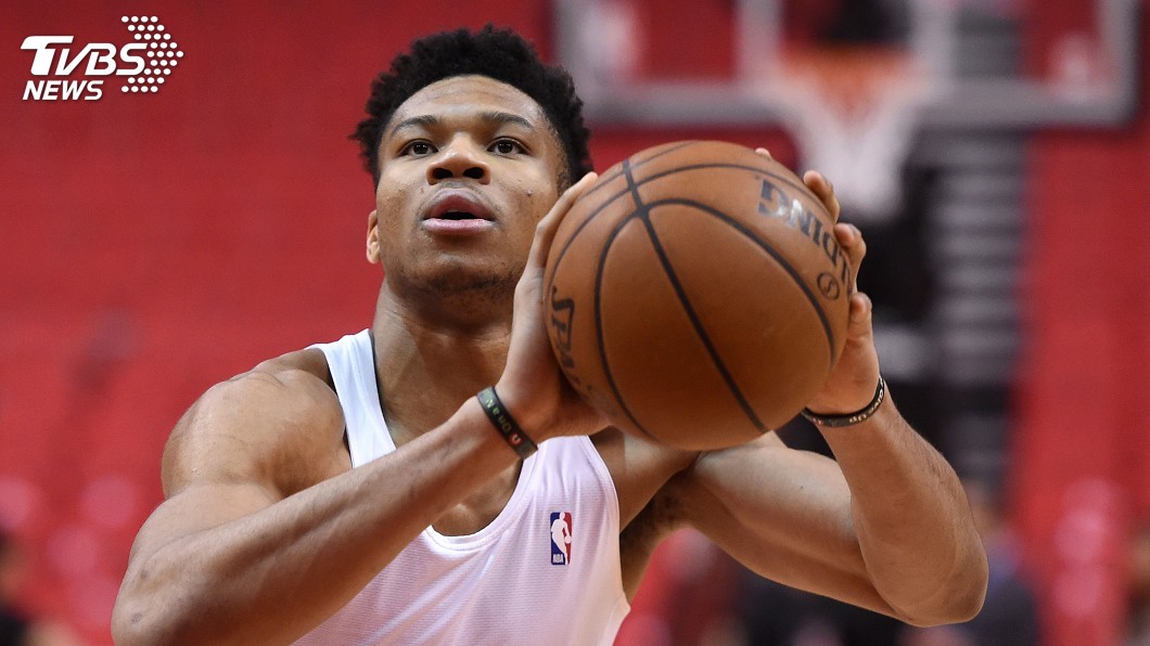 NBA年度MVP　公鹿「字母哥」安特托昆博獲獎