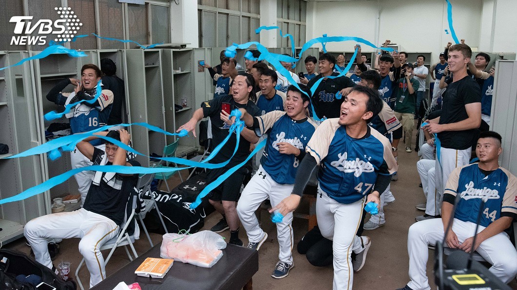 桃猿休息室拋彩帶 洪總:5月初橫掃兄弟是關鍵