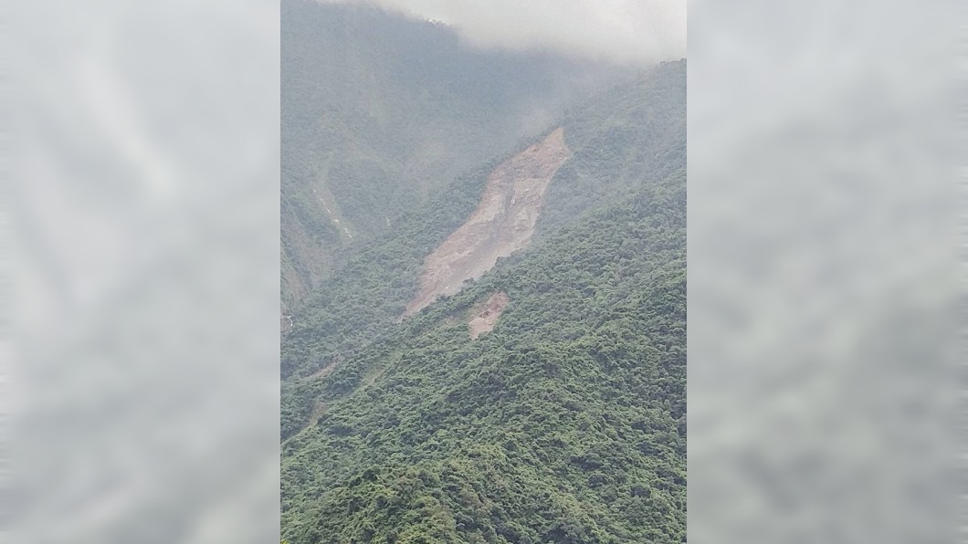 茂林情人谷上方疑山崩 民眾憂形成堰塞湖