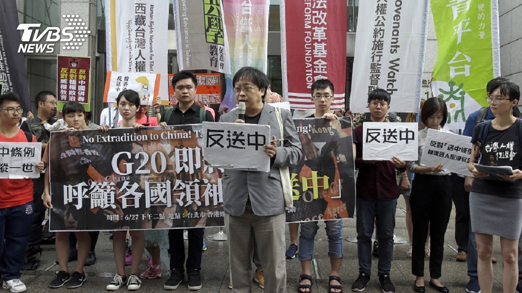 港民先圍警總再堵律政司 清場再爆衝突